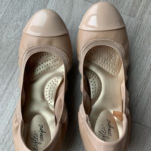 Nude (ballet) flats